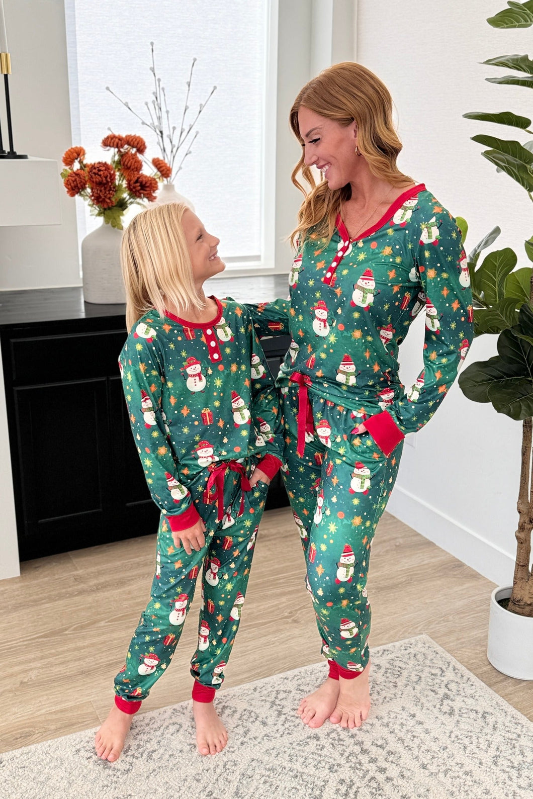 Shirley & Stone Christmas Snowman Mommy & Me Matching Loungewear - Elevated Boutique CO